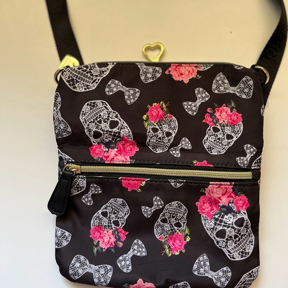 Betsey Johnson Hunt Wicker Basket Bag - Natural, Easter Bunny & Egg Design, Magnetic Closure